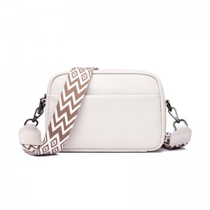 Жіноча шкіряна сумка через плече Marilyn біло-молочна