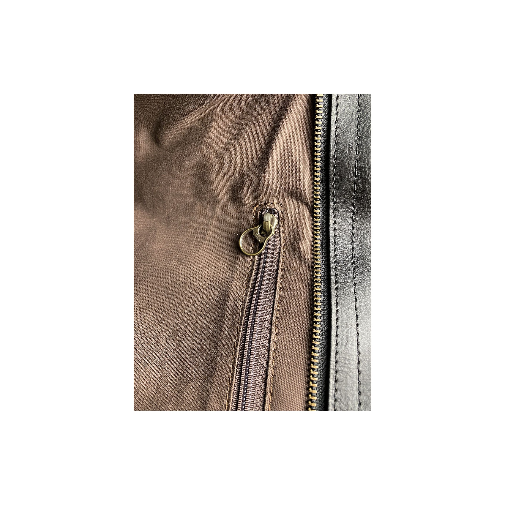 Жіноча шкіряна сумка Carrie чорна