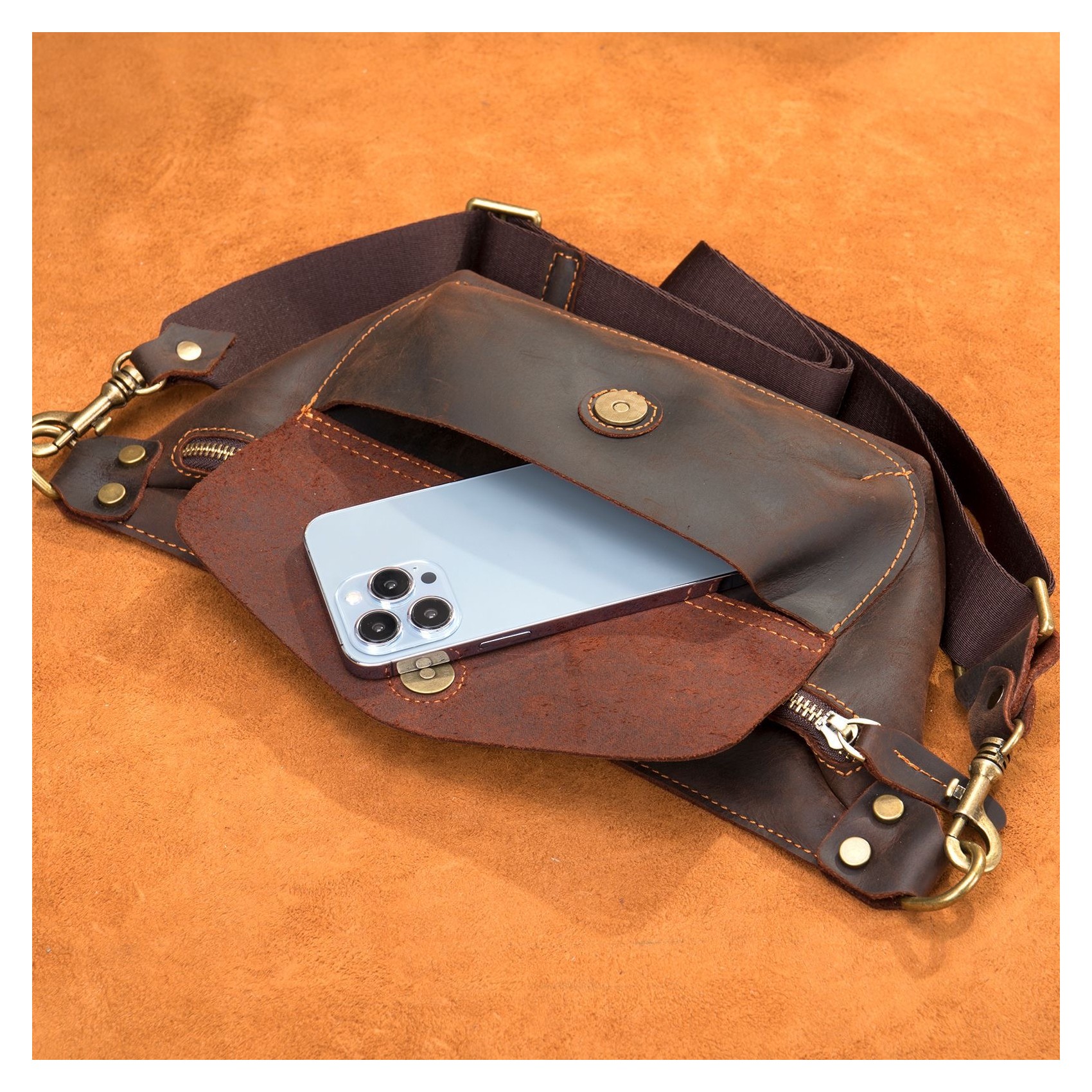 Чоловіча шкіряна сумка бананка на пояс Broughton темно-коричнева