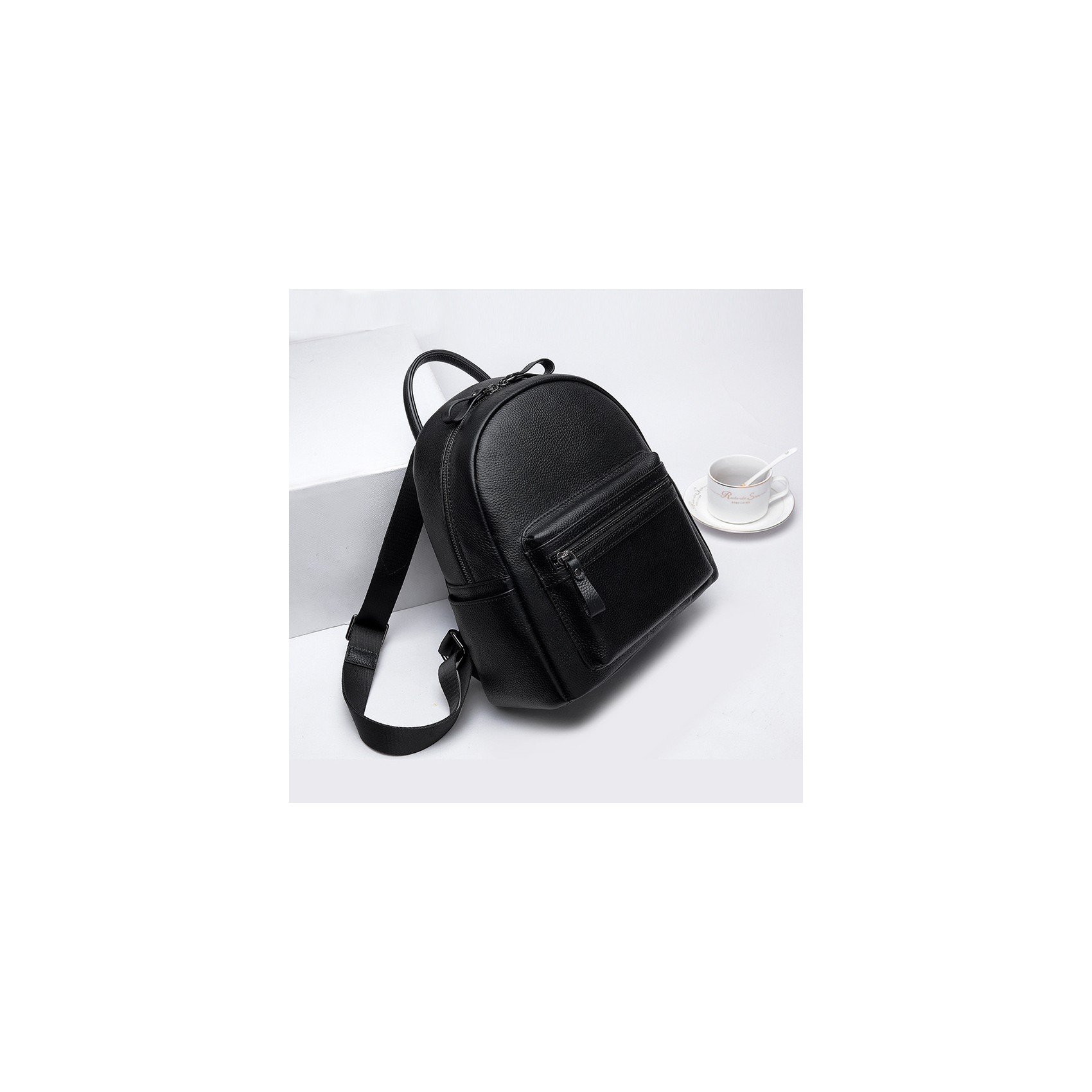 Жіночий шкіряний рюкзак Esther чорний