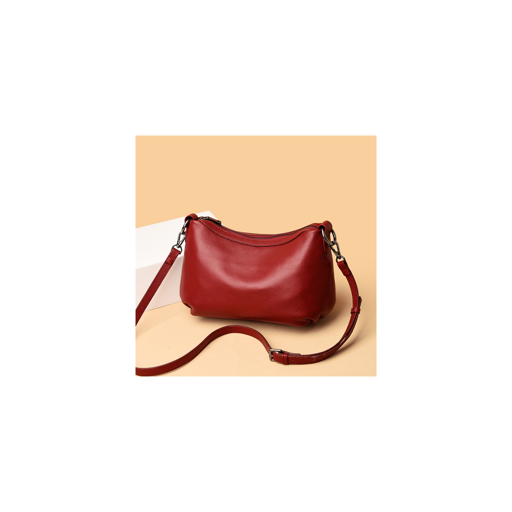 Женская кожаная сумка Caroline красная