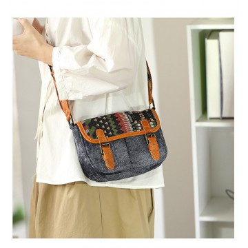 Жіноча сумка через плече Peggy з орнаментом графіт фото