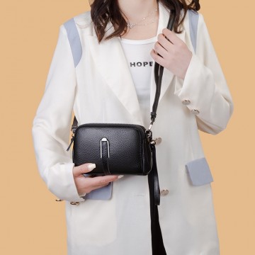 Женская кожаная сумка через плечо Vanessa черная фото