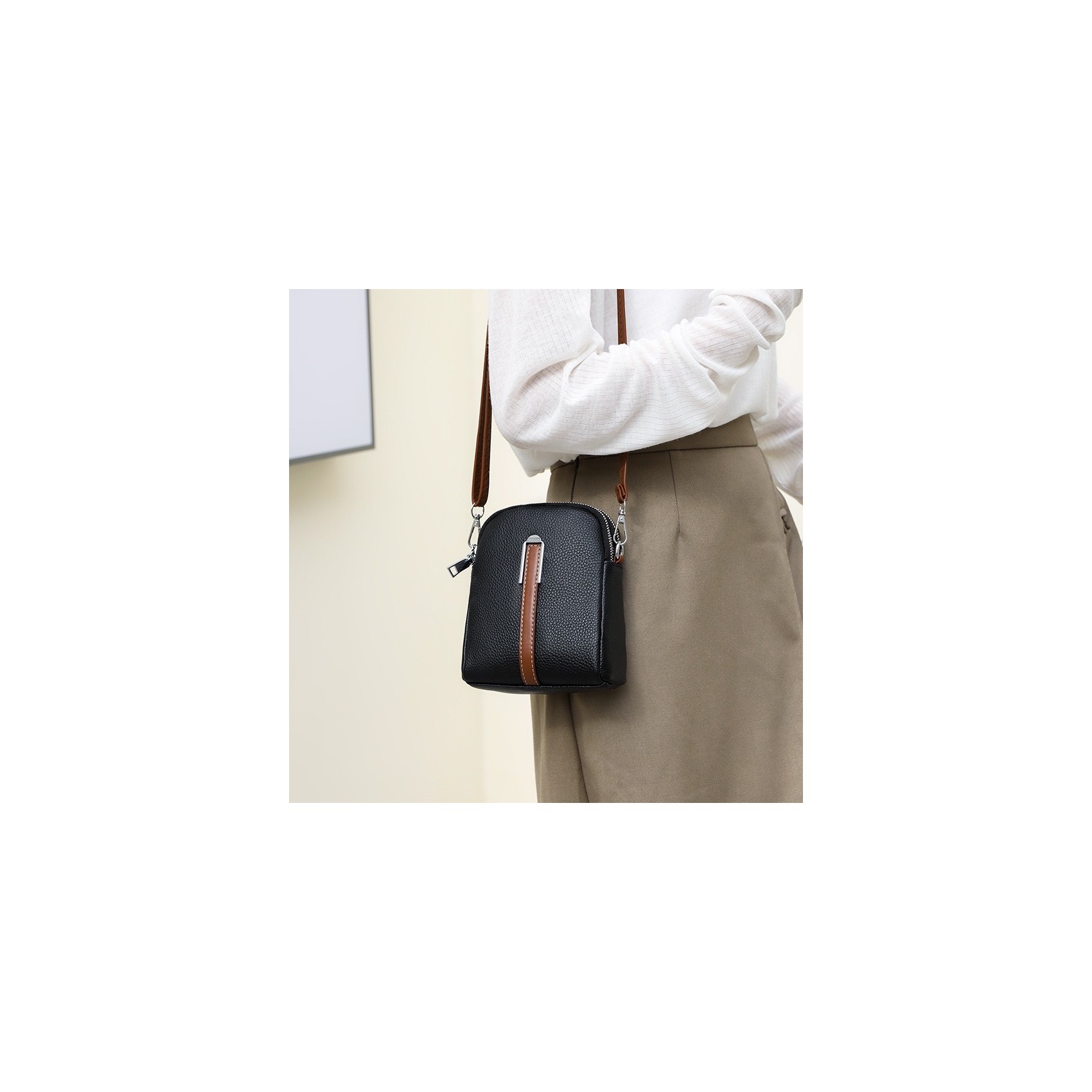 Жіноча шкіряна сумка через плече Valerie чорна