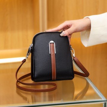 Женская кожаная сумка через плечо Valerie черная фото