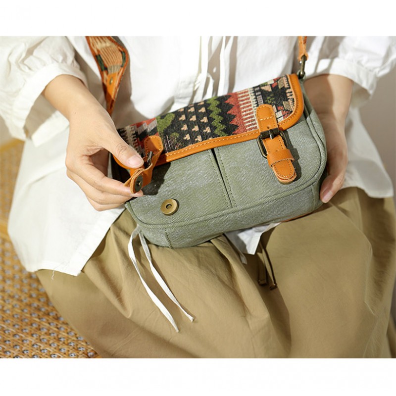 Жіноча сумка через плече Peggy з орнаментом хакі - 10 фото