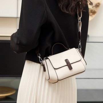 Женская кожаная сумка Denise молочная фото