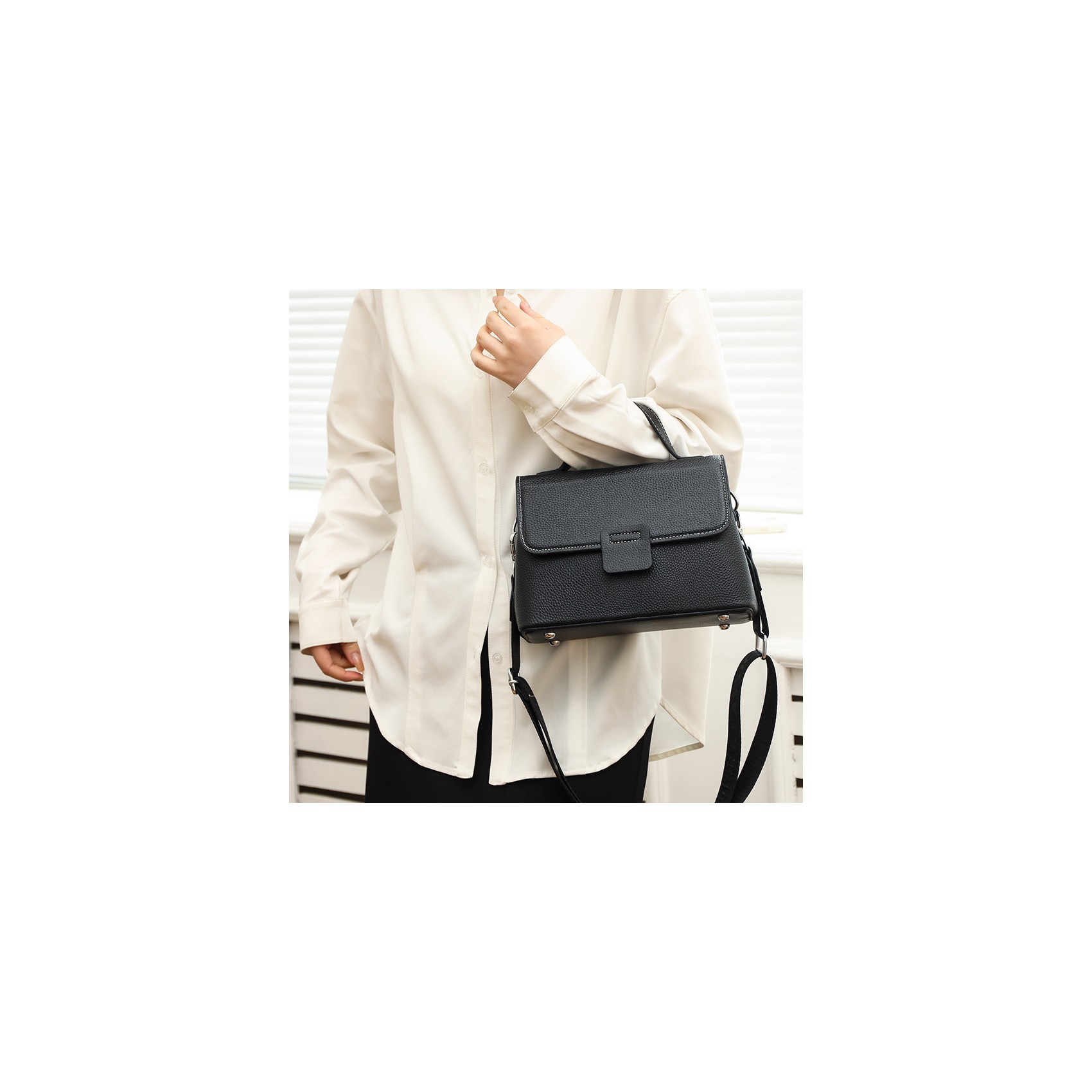 Жіноча шкіряна сумка Charlotte чорна