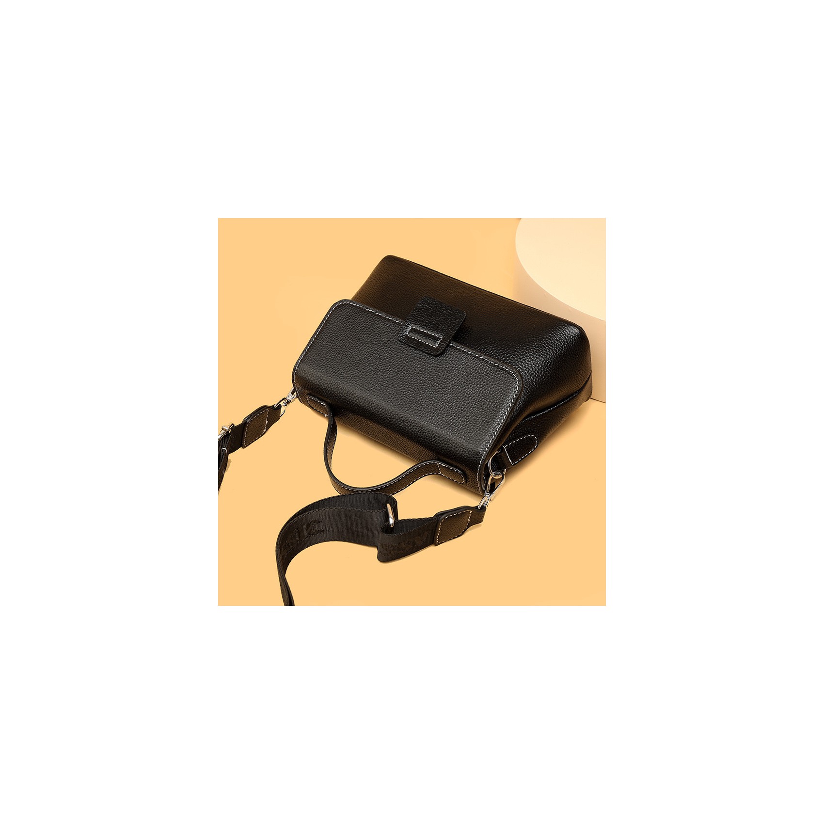 Женская кожаная сумка Charlotte черная