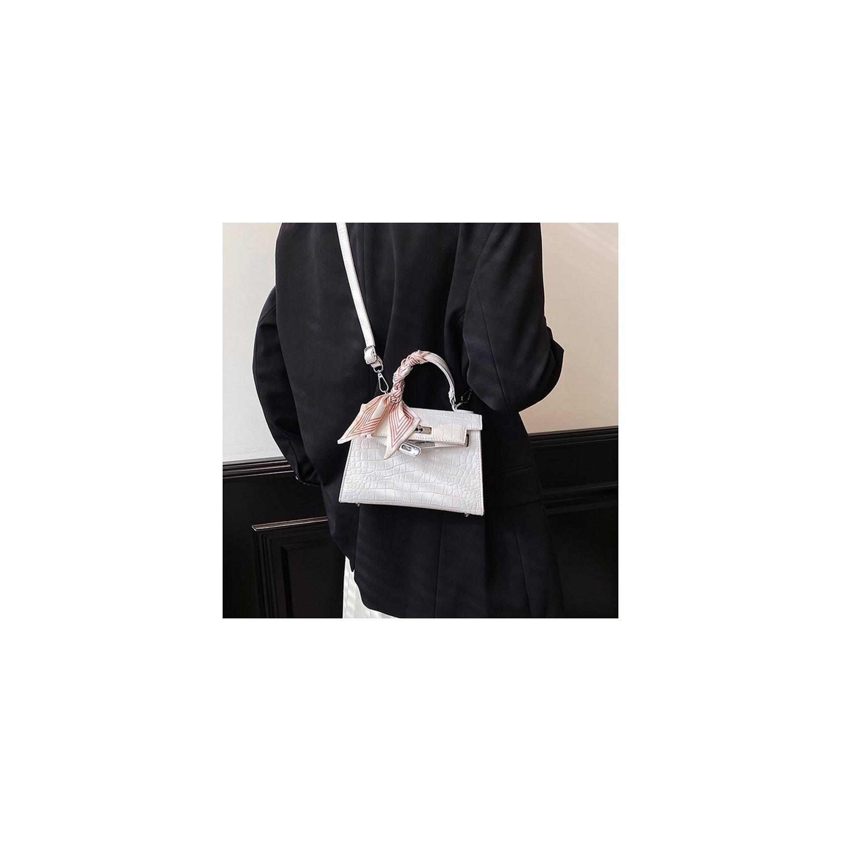 Жіноча сумка Cristal молочна