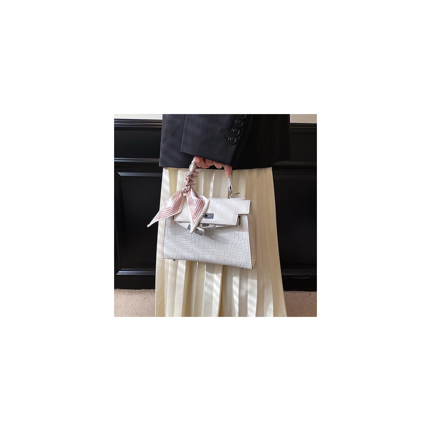 Жіноча сумка Cristal молочна