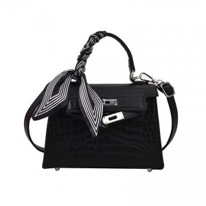Жіноча сумка Cristal чорна