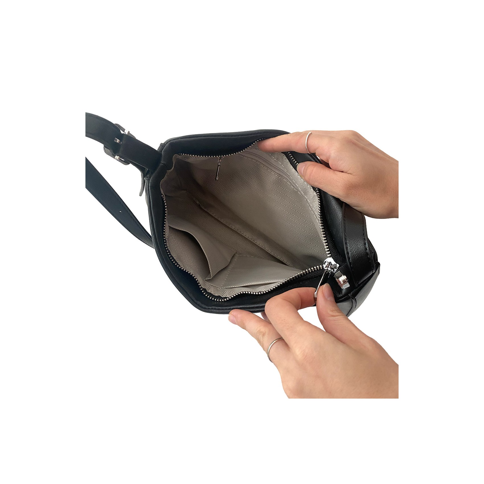 Женская кожаная сумка Julia черная