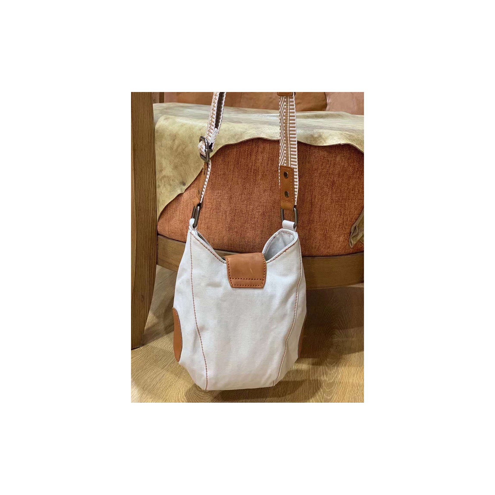 Женская сумка через плечо Alana молочная