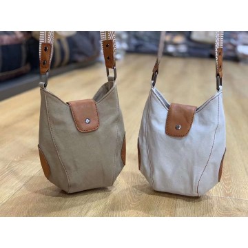 Женская сумка через плечо Alana молочная фото