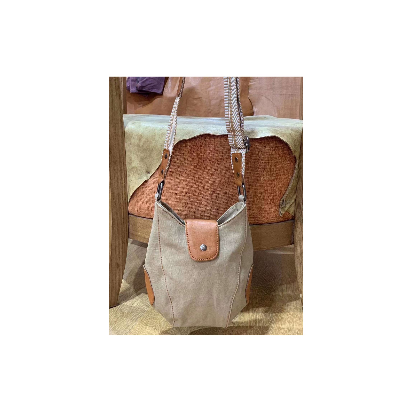 Женская сумка через плечо Alana бежевая