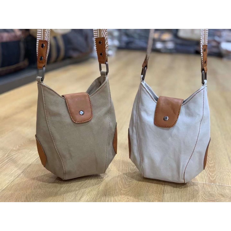 Жіноча сумка через плече Alana бежева - 4 фото