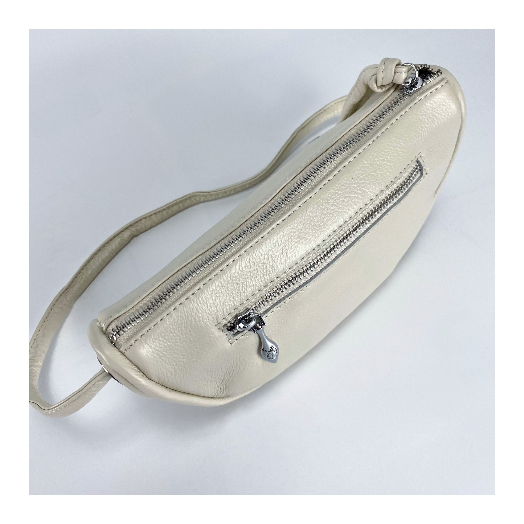 Женская кожаная сумка Rebecca молочная