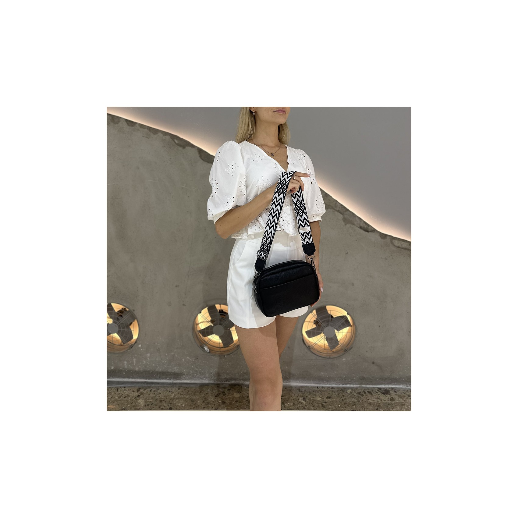 Женская кожаная сумка через плечо Marilyn черная