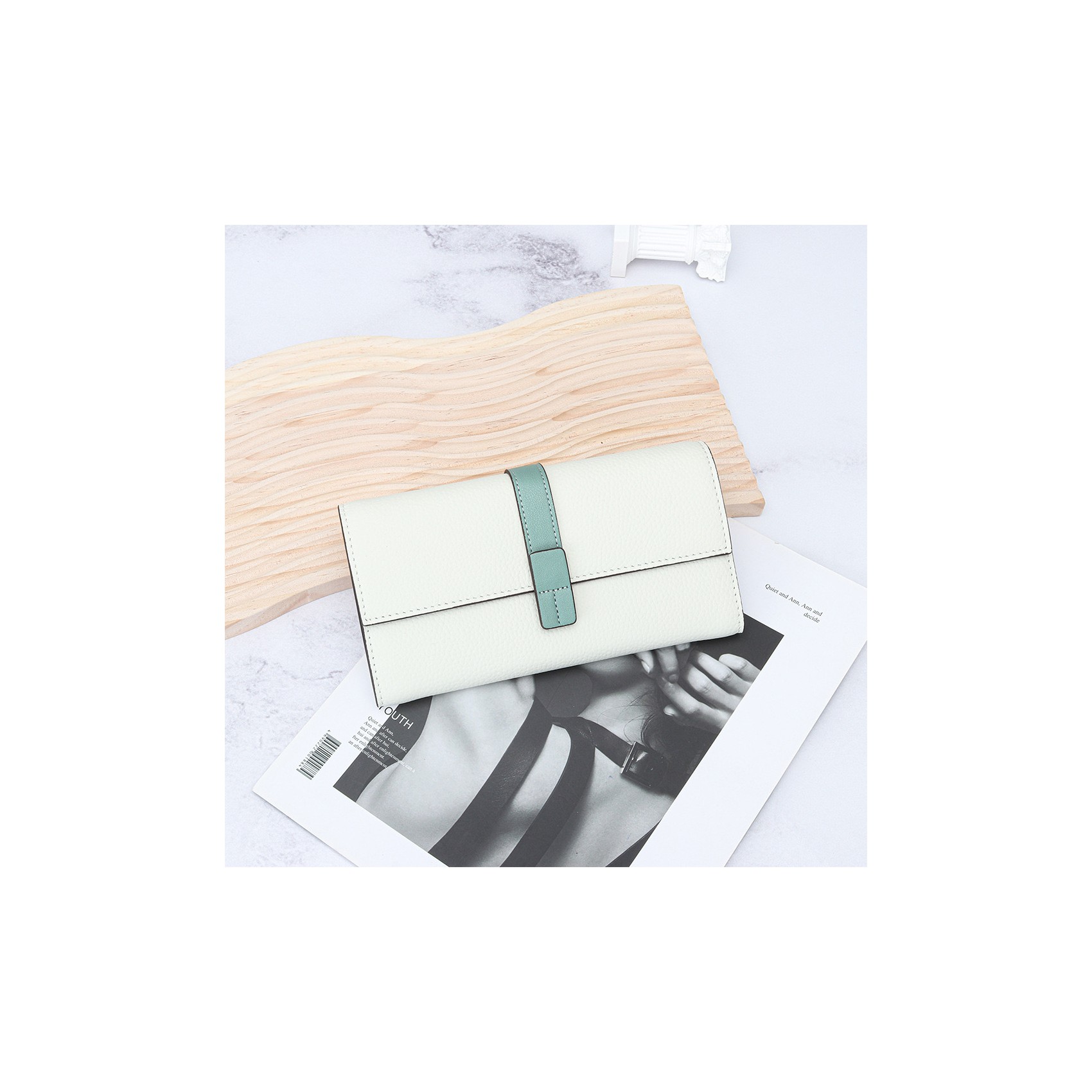 Женский кожаный кошелек Maggie белый