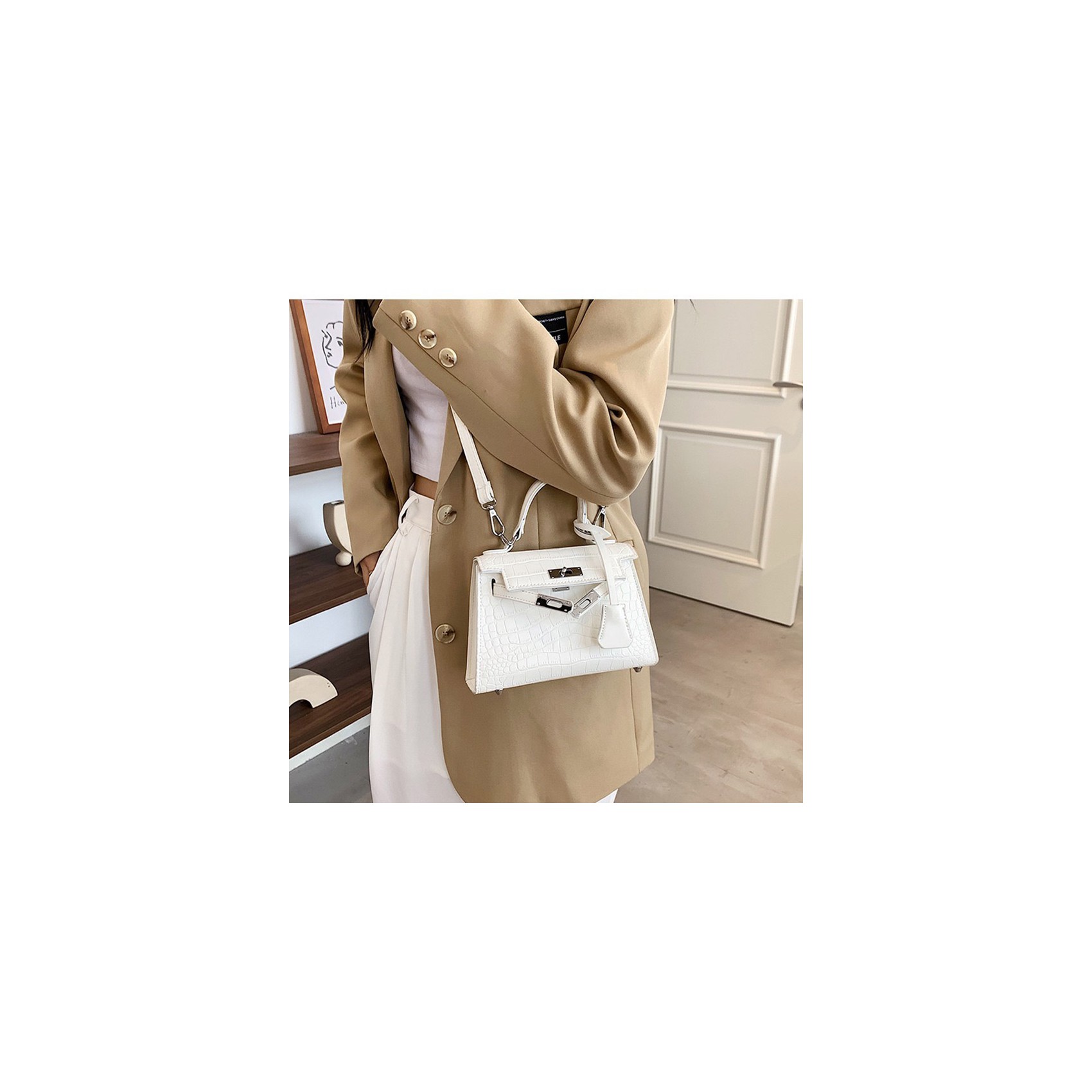 Жіноча сумка Cristal молочна