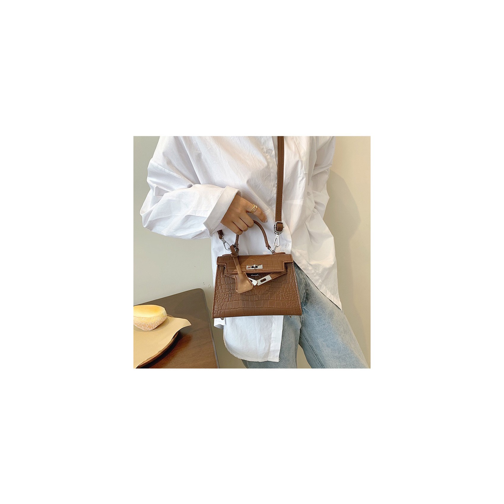 Женская сумка Cristal коричневая