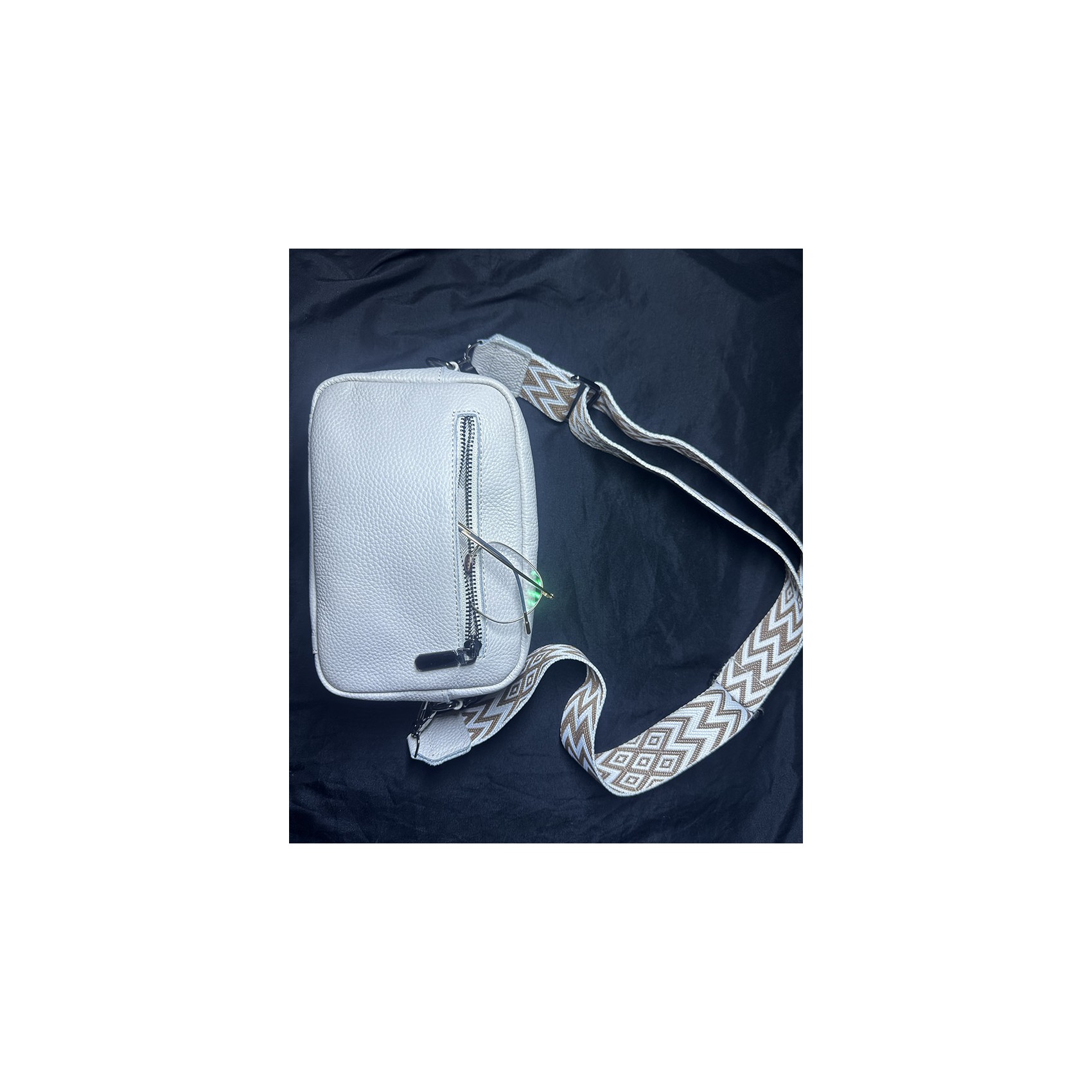 Жіноча шкіряна сумка через плече Marilyn біло-молочна