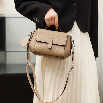 Жіноча шкіряна сумка Denise бежева фото