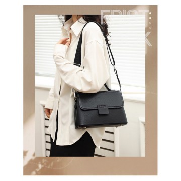 Жіноча шкіряна сумка Charlotte чорна фото