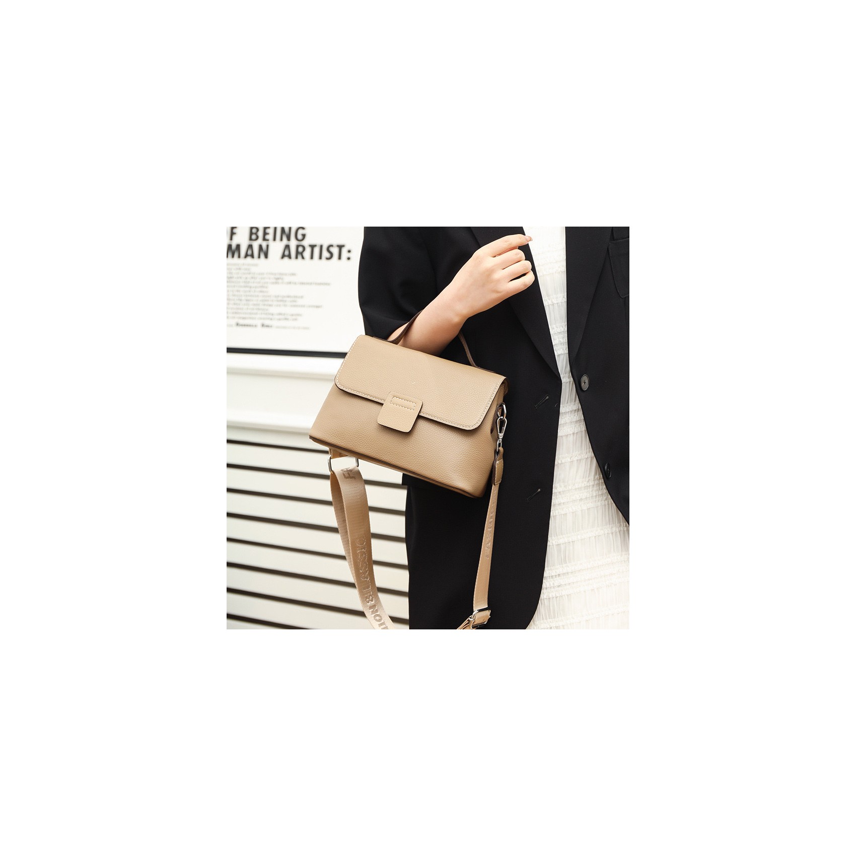 Жіноча шкіряна сумка Charlotte бежева