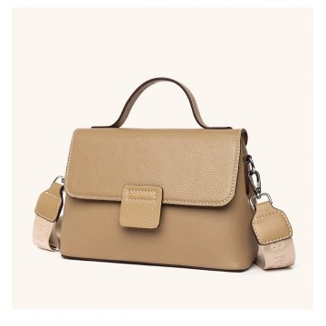 Женская кожаная сумка Charlotte бежевая фото