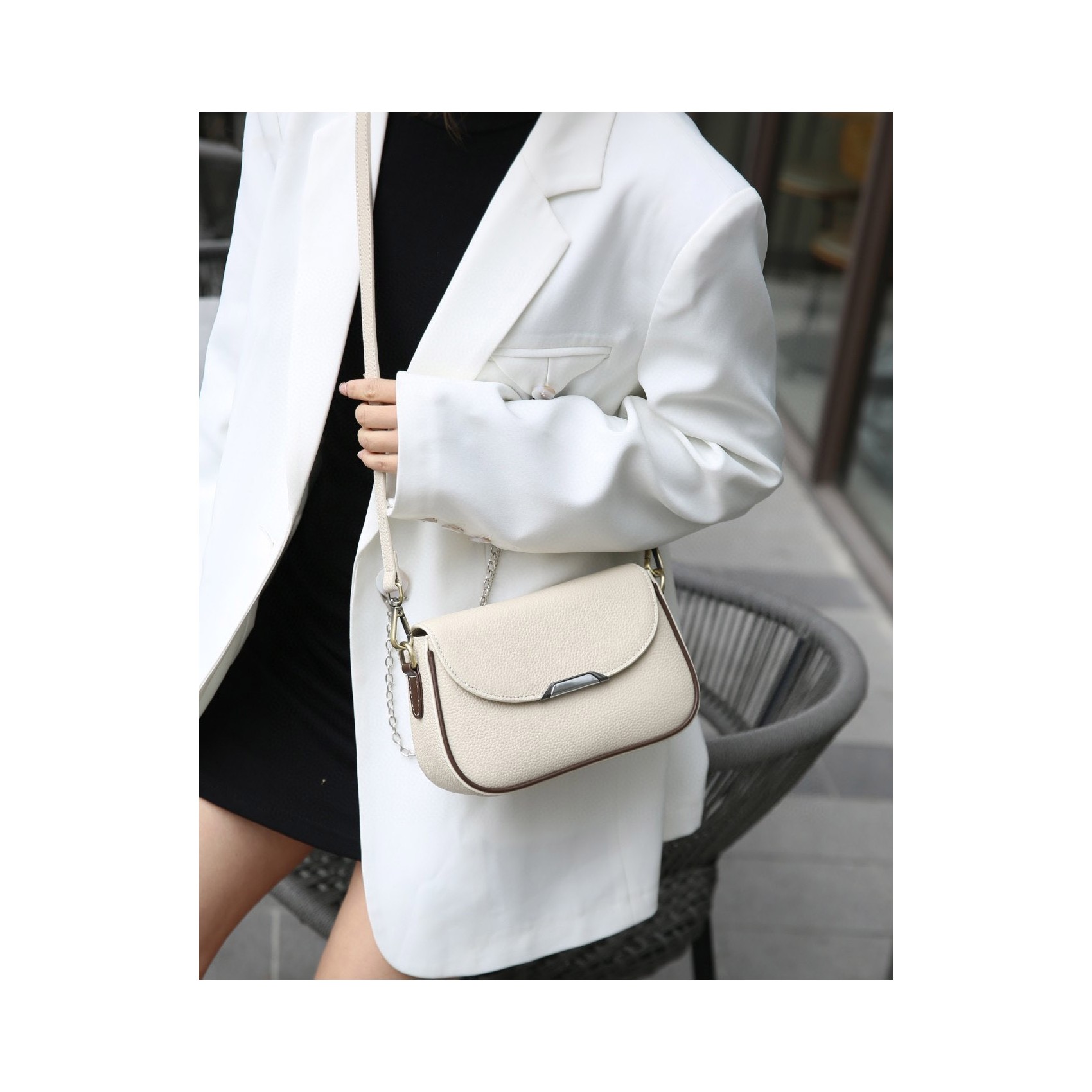 Женская сумка через плечо Elodie молочная