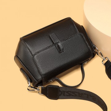 Жіноча шкіряна сумка Denise чорна фото