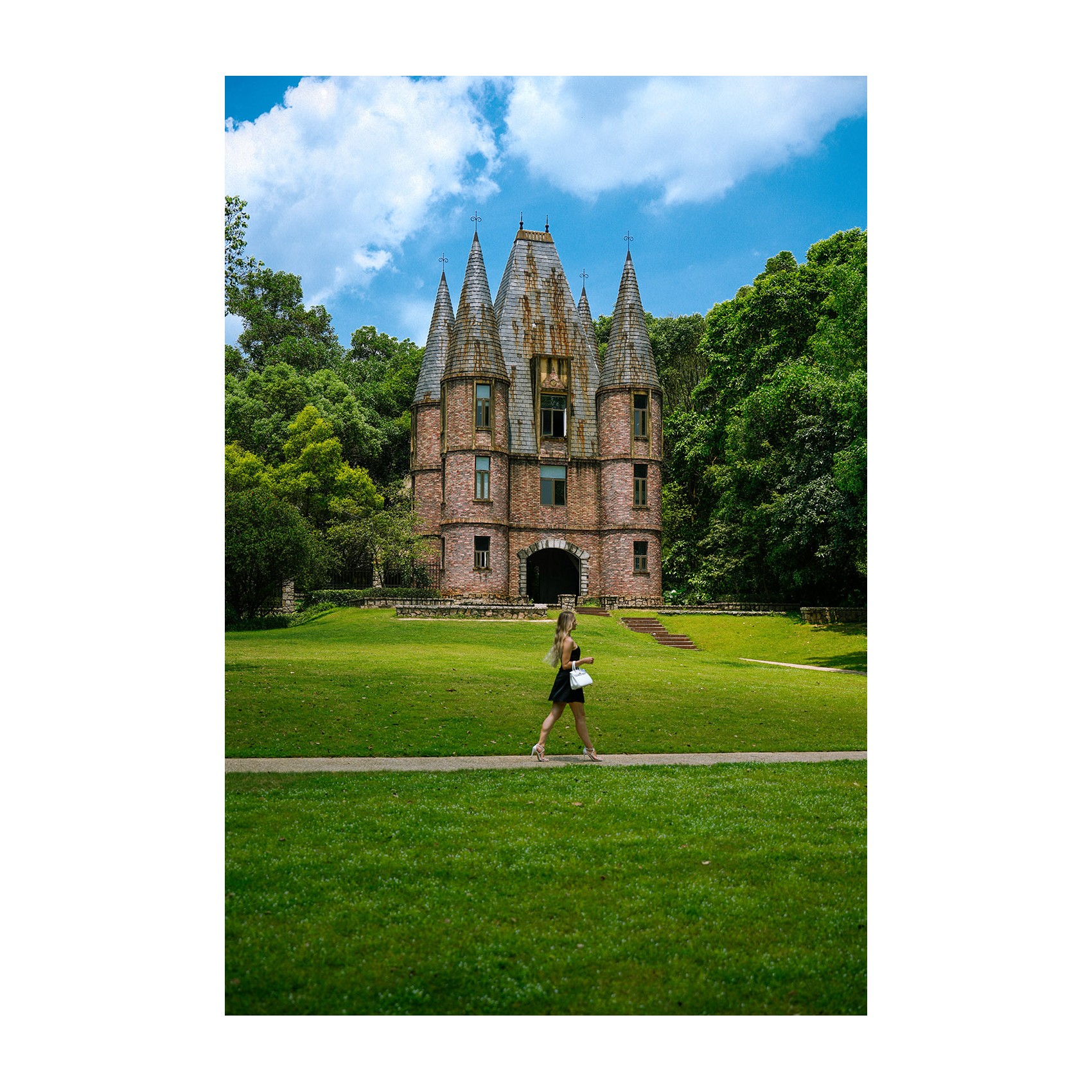 Женская кожаная сумка Brigitte 25 белая