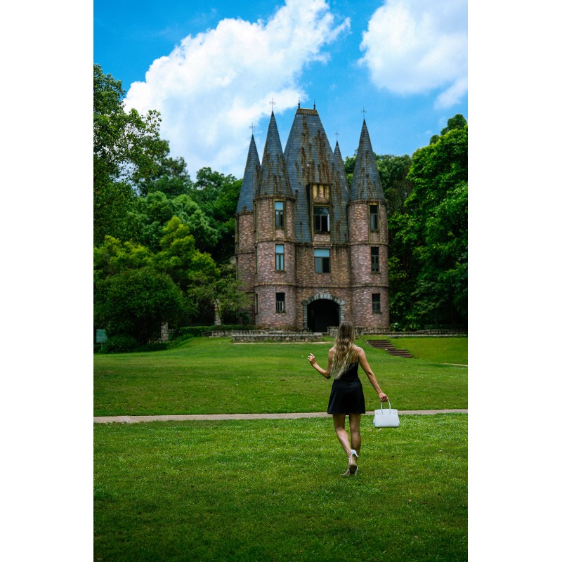 Женская кожаная сумка Brigitte 25 белая - 13 фото