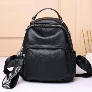 Жіночий шкіряний рюкзак Adeline чорний