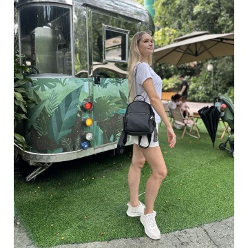 Жіночий шкіряний рюкзак Adeline чорний фото