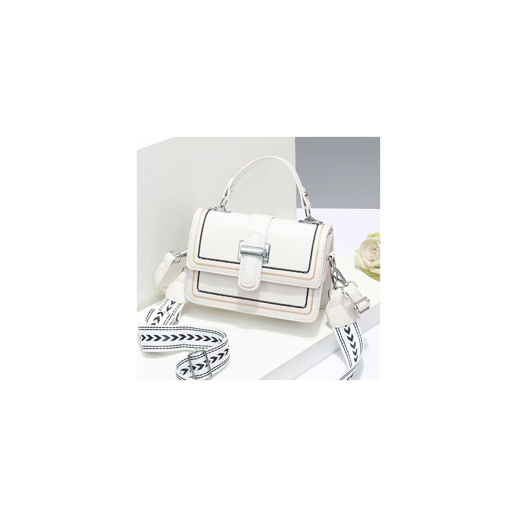 Женская сумка кросс боди Corinne молочная