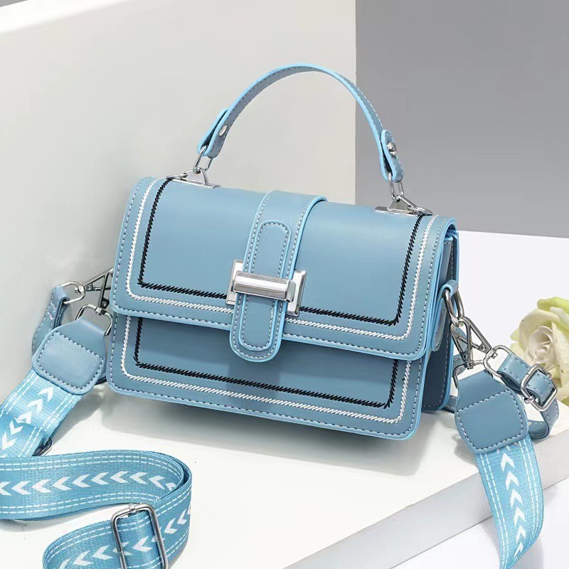 Жіноча сумка крос боді Corinne блакитна