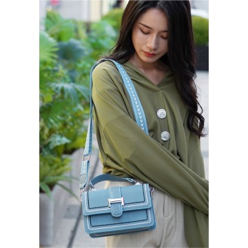 Женская сумка кросс боди Corinne голубая фото