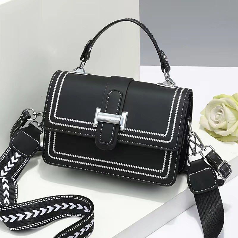 Жіноча сумка крос боді Corinne чорна