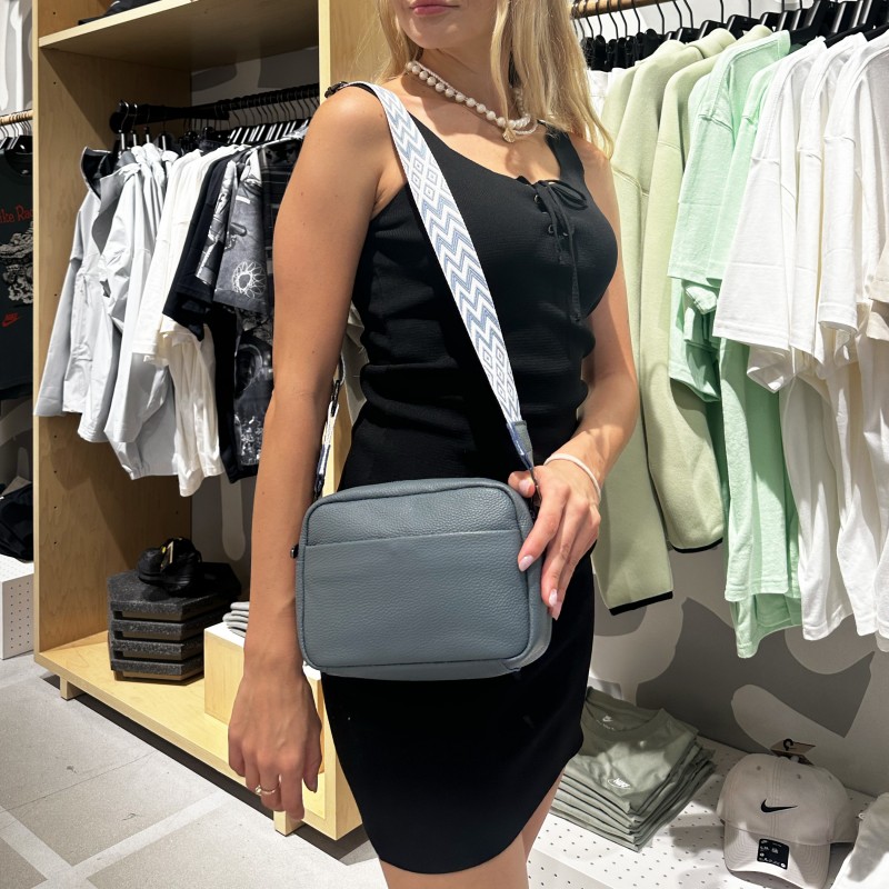 Жіноча шкіряна сумка через плече Marilyn сіро-блакитна - 2 фото