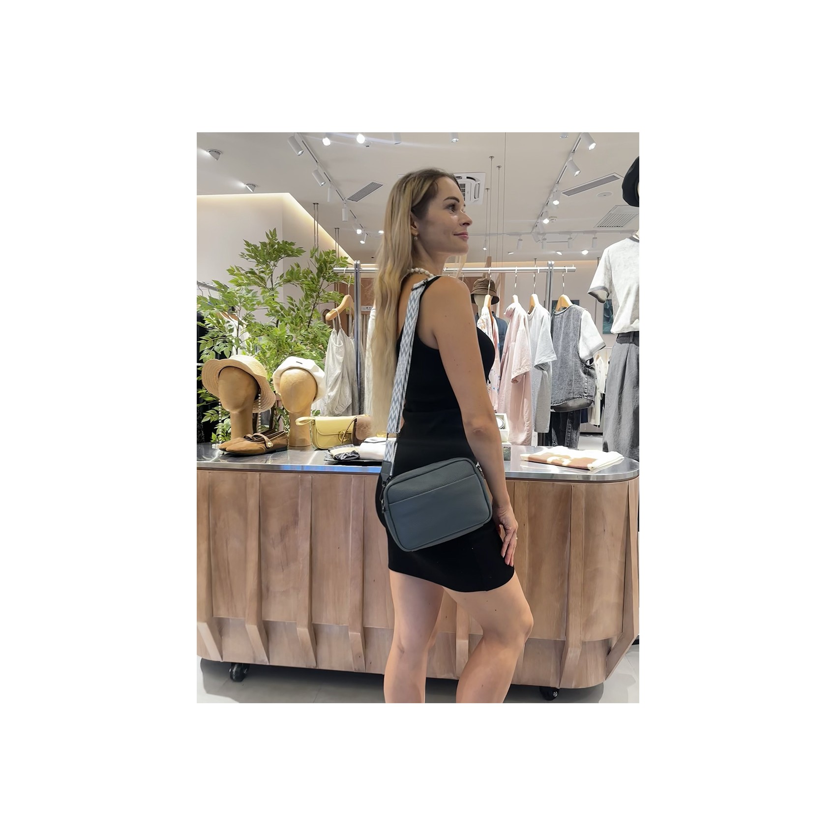 Женская кожаная сумка через плечо Marilyn серо-голубая