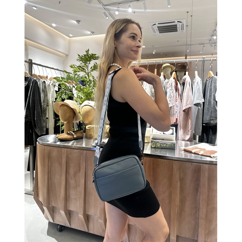 Жіноча шкіряна сумка через плече Marilyn сіро-блакитна - 4 фото