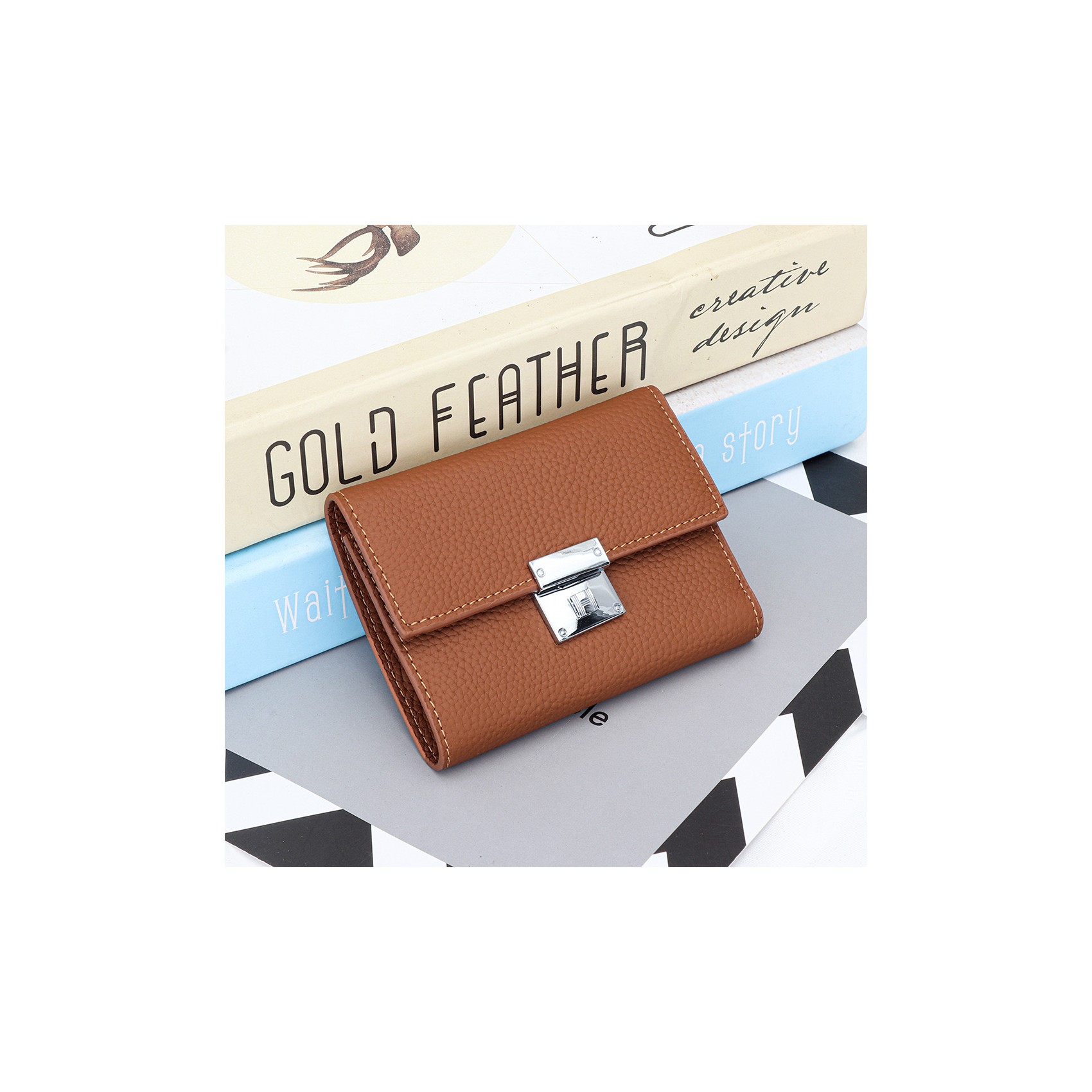 Жіночий шкіряний гаманець Monique коричневий