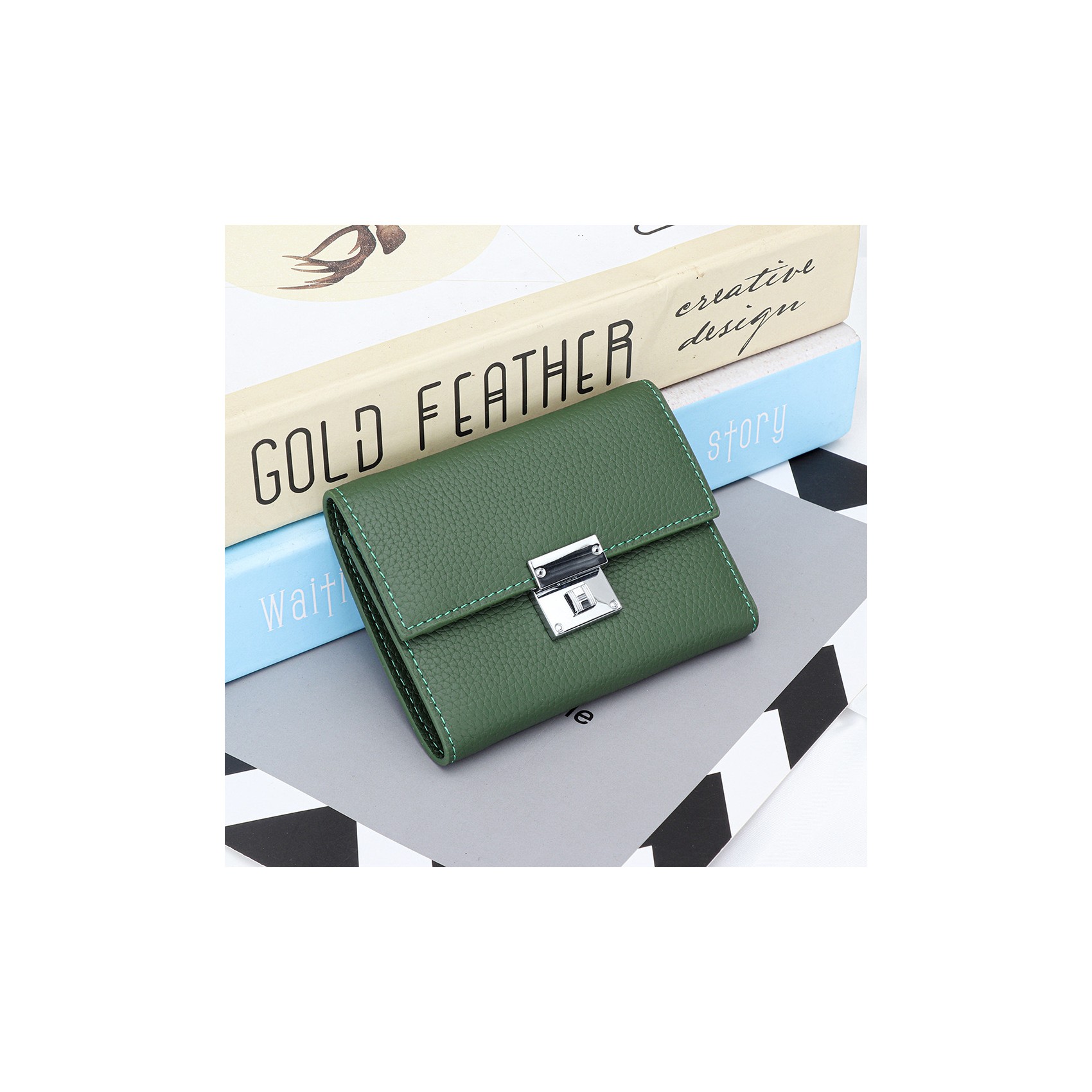 Жіночий шкіряний гаманець Monique зелений