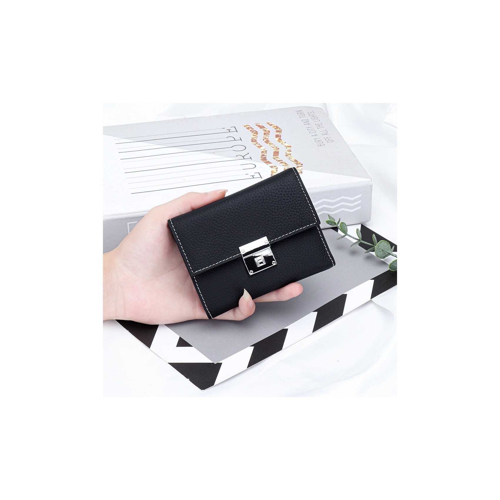 Жіночий шкіряний гаманець Monique чорний