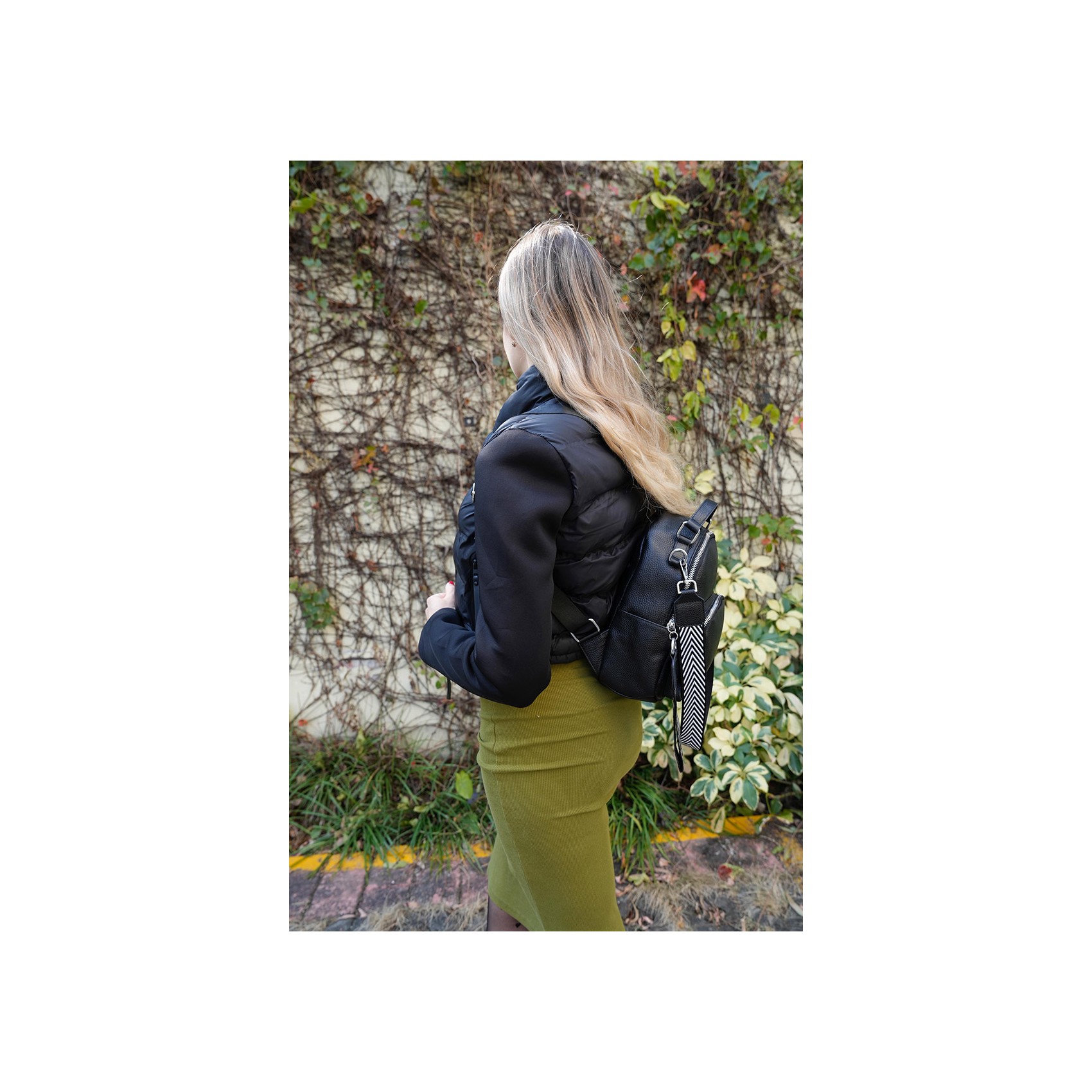 Жіночий шкіряний рюкзак Adeline чорний