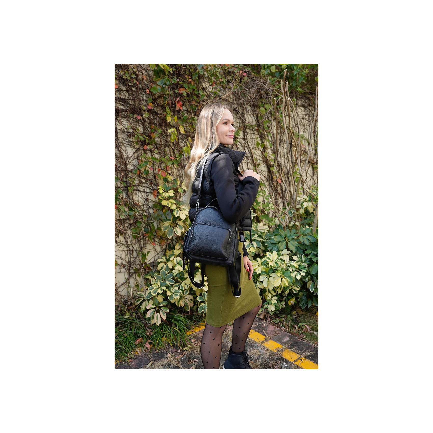 Жіночий шкіряний рюкзак Adeline чорний