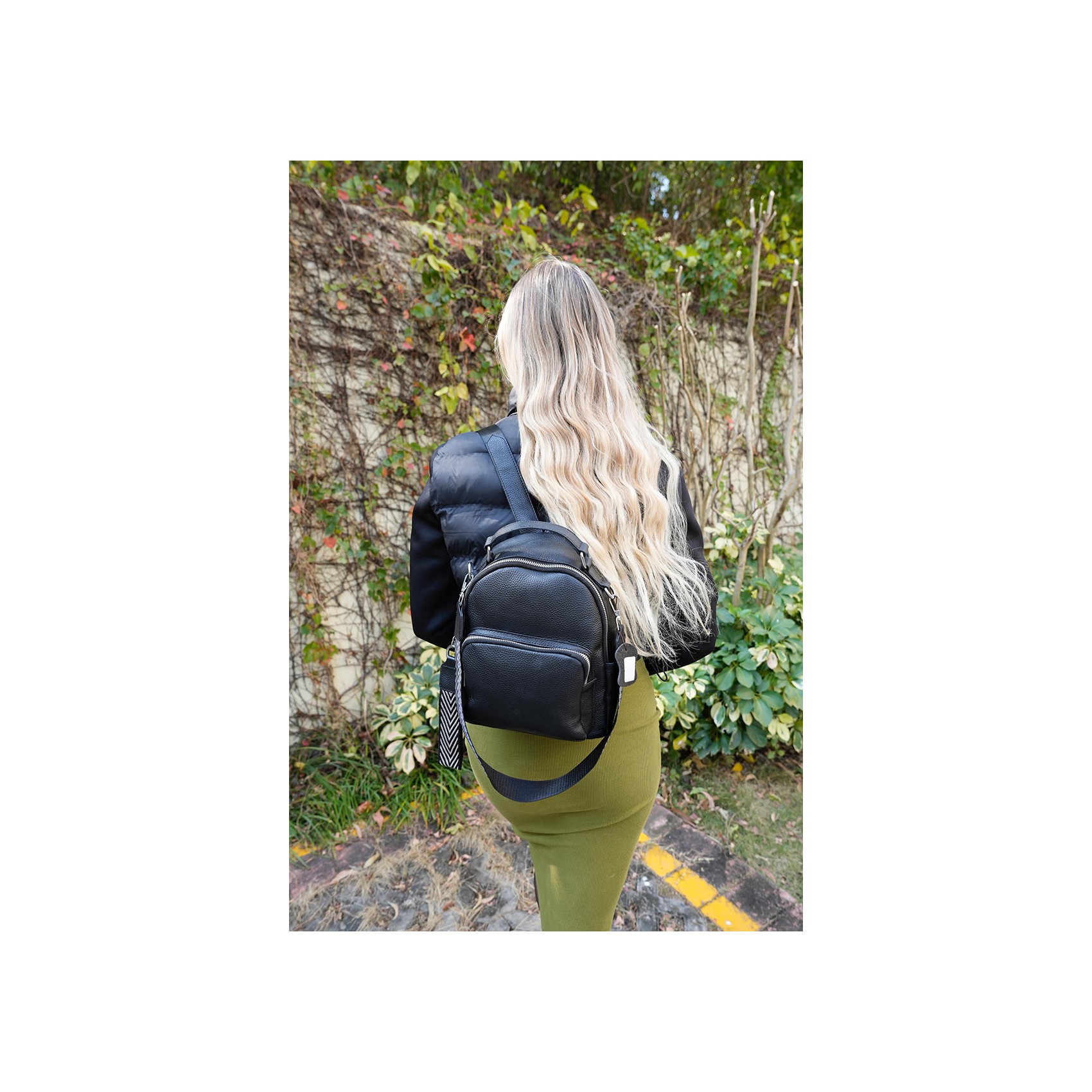 Жіночий шкіряний рюкзак Adeline чорний